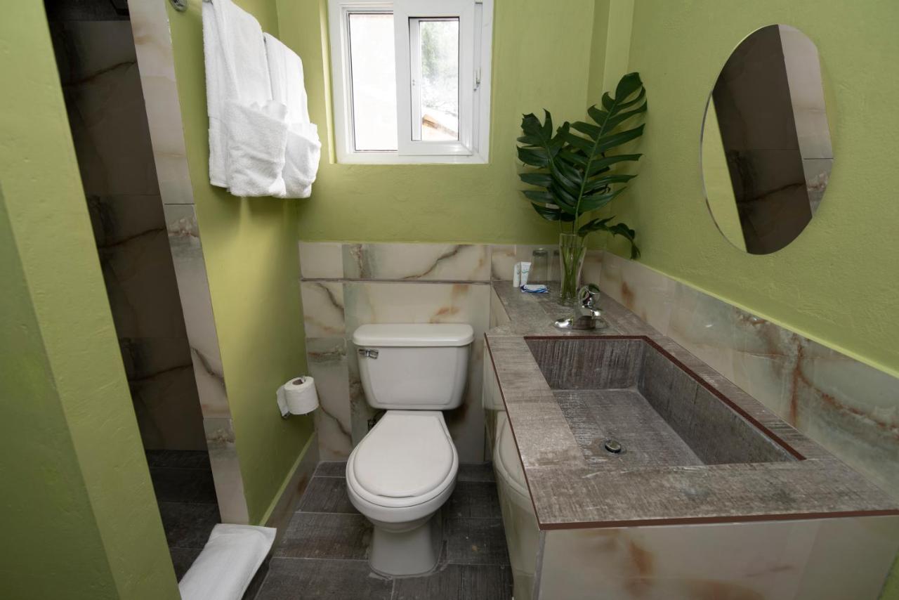 Pulse Rooms At Trafalgar Кингстън Екстериор снимка